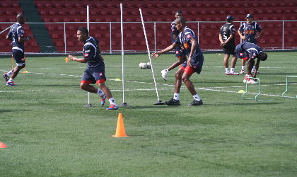 Am�lcar Henr�quez se une a los entrenamientos de Panam�