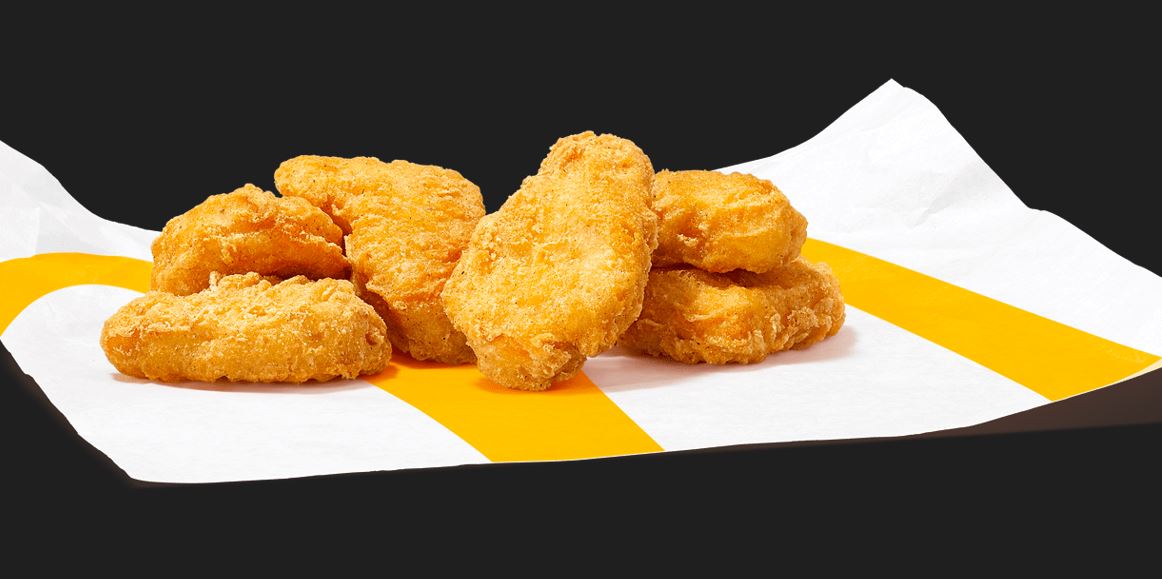 Arcos Dorados celebra los 40 aos del McNugget destacando la calidad del pollo local