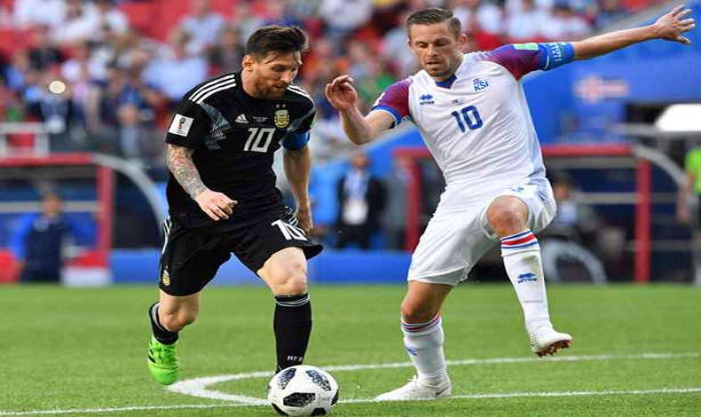 Argentina empata con Islandia y Francia vence