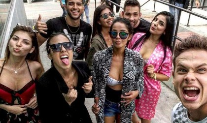 Sorprenden a integrantes de 'A Todo o Nada' en ropa interior en el Metro