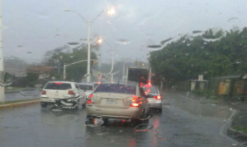 El COE emite alerta por el paso de onda tropical