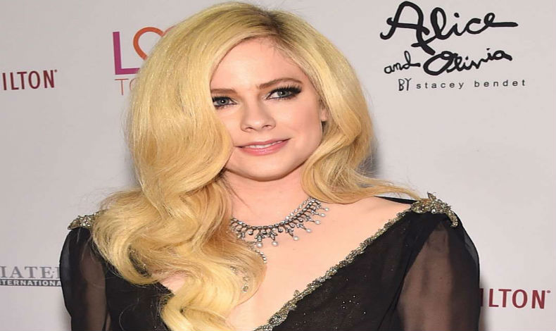 Avril Lavigne regresa luego de 5 aos de ausencia