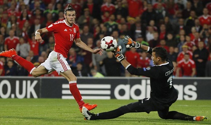 Gareth Bale lideró la goleada de Gales