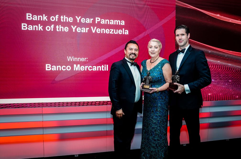 Mercantil Panam recibe el premio al Banco del Ao 2022 de la editorial britnica The Financial Times