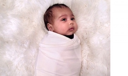 Segunda foto de North West hija de Kim y Kanye