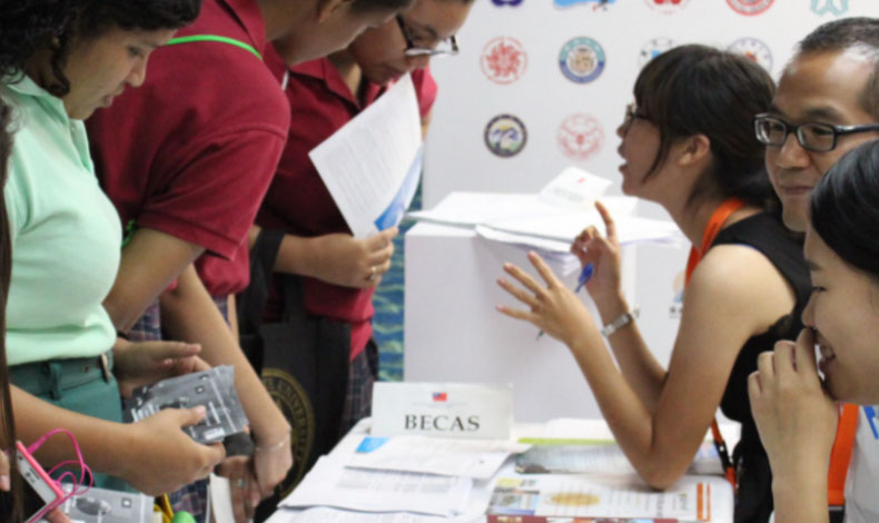 El 22 de enero inicia concurso de becas para idiomas