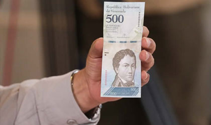 El presidente de Venezuela anuncia la llegada de los billetes de 500 para este domingo
