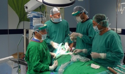 Primera Dama visita a paciente operada en Centro Maxilofacial en San Miguel Arc�ngel