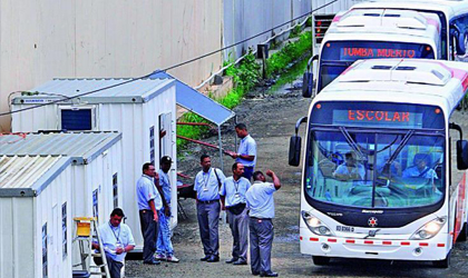 Conductor del Metrobs perdi el control y atropello a 3 compaeros de trabajo