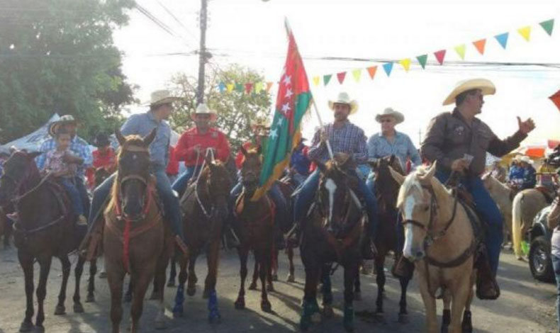 Realizan cabalgata por el da de la Virgen de la Candelaria