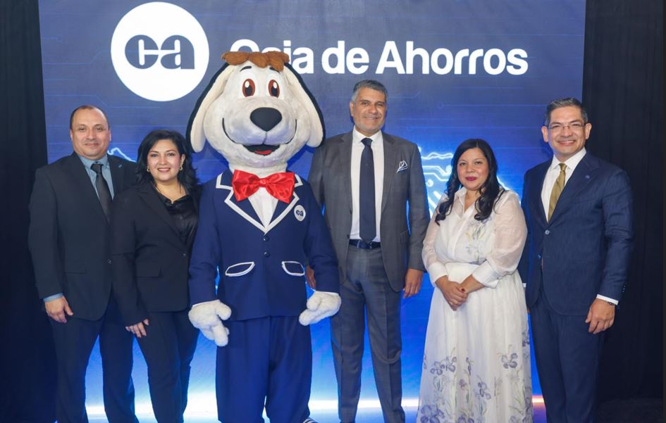La Caja de Ahorros revolucion la banca estatal con la nueva Banca en L�nea que conecta con todos