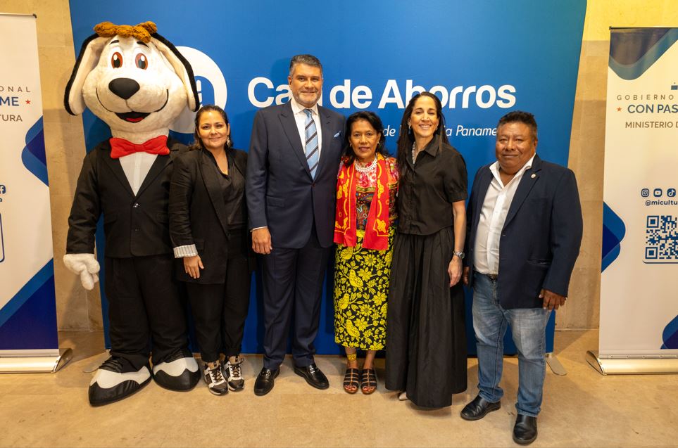 Caja de Ahorros y el Ministerio de Cultura inauguran la exposicin fotogrfica Canto de resistencia