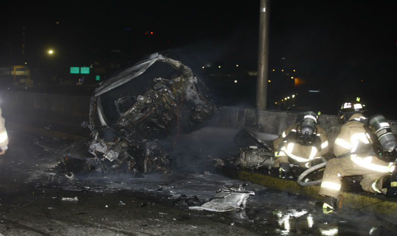 Conductor muere calcinado en Corredor Norte