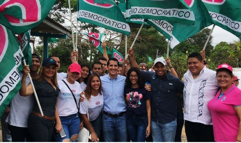 Cambio Democr�tico realiza inscripci�n de adherentes