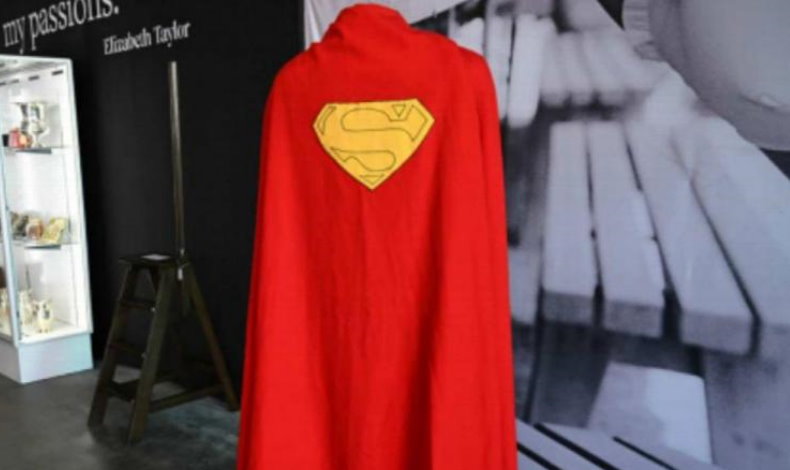 Por 200 mil fue subastada la capa de Superman usada por Christopher Reeve