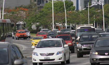 Se ordena la detencin de los vehculos del Gobierno que circulen sin placa