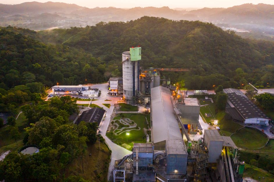 Argos Panam se consolida como la primera planta de cemento carbono neutro del pas