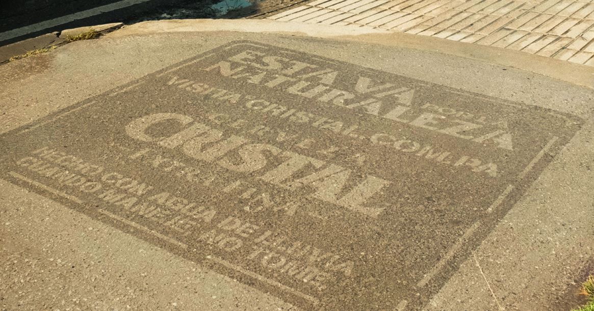 Cerveza Cristal sorprende con intervenci�n urbana para promover el reciclaje