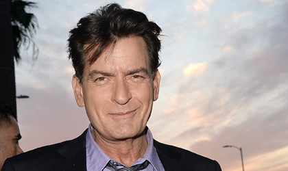 Charlie Sheen, afirma sentir alivio despus de hacerlo pblico