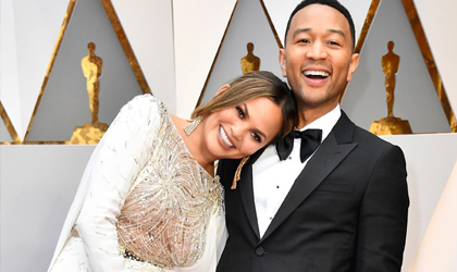 Chrissy Teigan dej al descubierto a John Legend en la alfombra roja de los Oscars