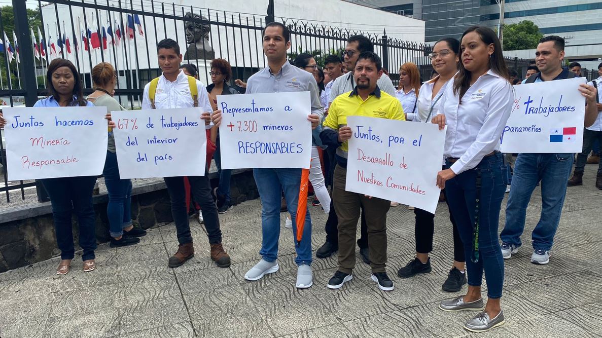 Con ms de 6,000 firmas colaboradores de Cobre Panam, miembros de comunidades y estudiantes solicitan aprobacin del nuevo Contrato