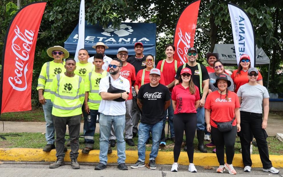 Coca Cola Femsa Panam� y la Junta Comunal de Betania impulsan jornada de limpieza