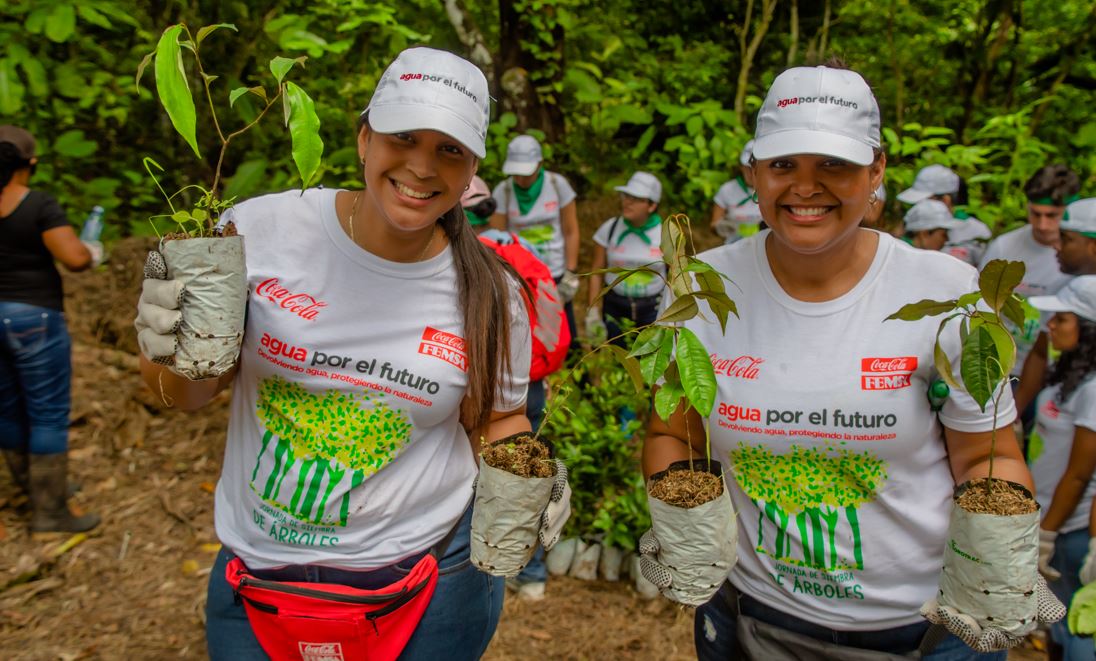 Sistema COCA-COLA reafirma su compromiso a travs del uso eficiente de los derechos hdricos