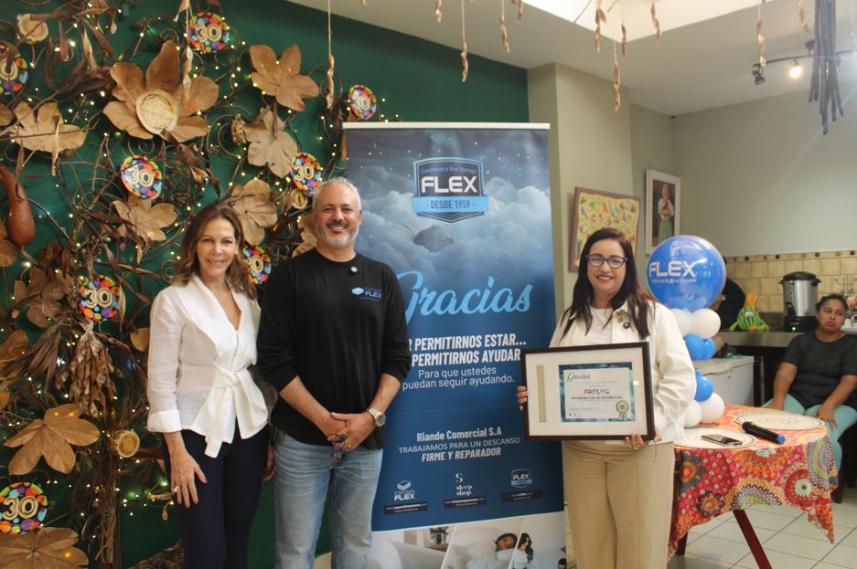 Riande Comercial SA y su Marca Colchones FLEX realizan donaci�n de 48 colchones a FANLYC