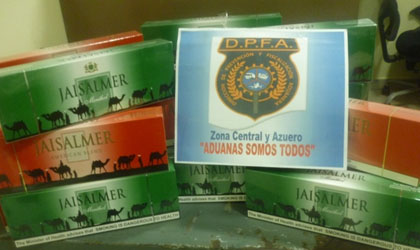 Encuentran 24 cartones de cigarrillos de presunto contrabando