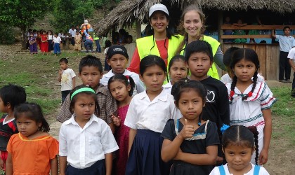 Crocs realiza donacin a la comunidad Ngbe Bugl