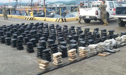 Tres colombianos y un panameo detenidos con 749 paquetes de cocana