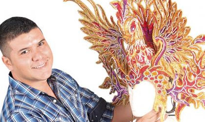 Daniel Cortina, diseñador panameño destacado por sus trajes de fantasía