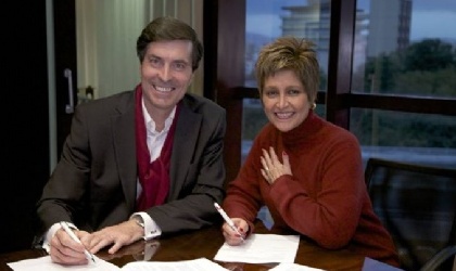 Daniela Romo firma contrato con Sony Music