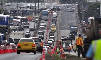 Trabajos nocturnos e Izaje de vigas en el Puente Matas Hernndez