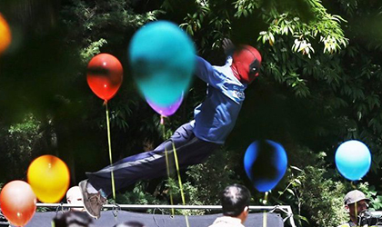 Deadpool irrumpe en una fiesta de cumplea�os