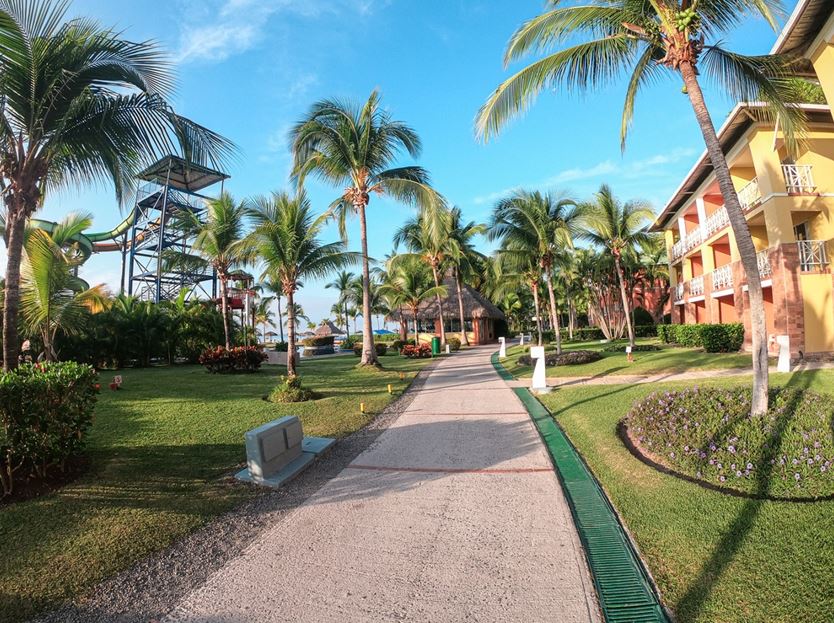 Grand Decameron Panama, reafirma su compromiso con el medio ambiente al operar con energ�a 100% renovable.
