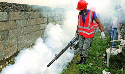 Exhortaron a la comunidad Santa Gertrudis durante un operativo contra el dengue