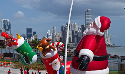La Cinta Costera se viste de fiesta para el desfile de Navidad