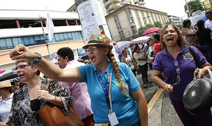 Docentes demandan el pago de salarios atrasados a la Procuradura de la Administracin
