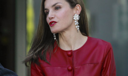 Doa Letizia deslumbra con su outfit durante acto de celebracin