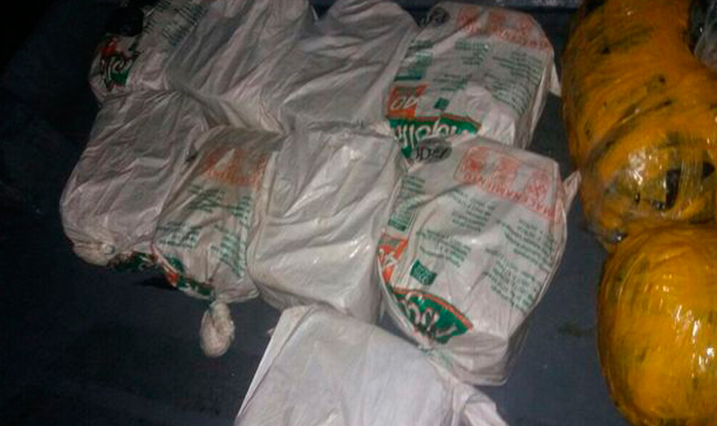 Incautan presunta droga en Coln