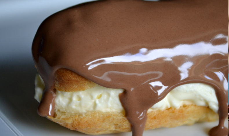 Eclairs csmicos, un delicioso y hermoso postre ucraniano