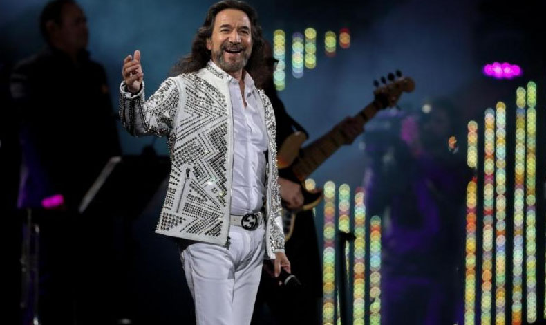 El pblico se rinde a los pies Marco Antonio Sols