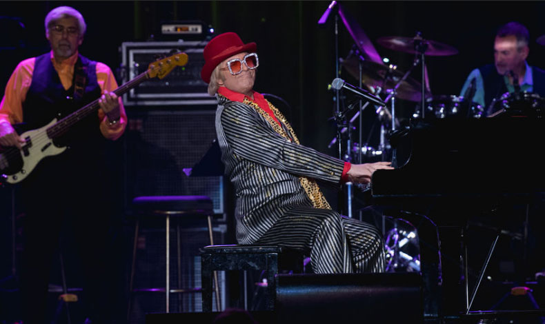 Elton John particip en Conferencia internacional sobre la enfermedad