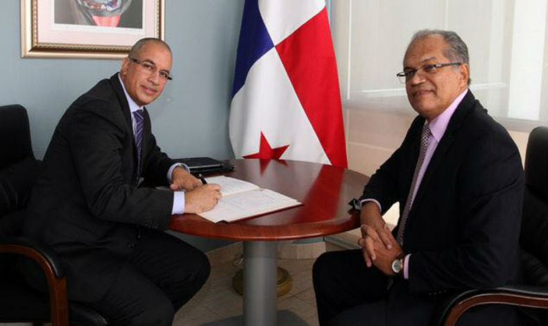 Panam quita a su embajador en Venezuela