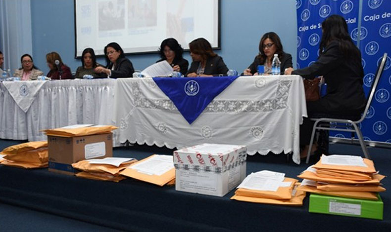 Empresas se presentaron en acto de Licitacin de la CSS