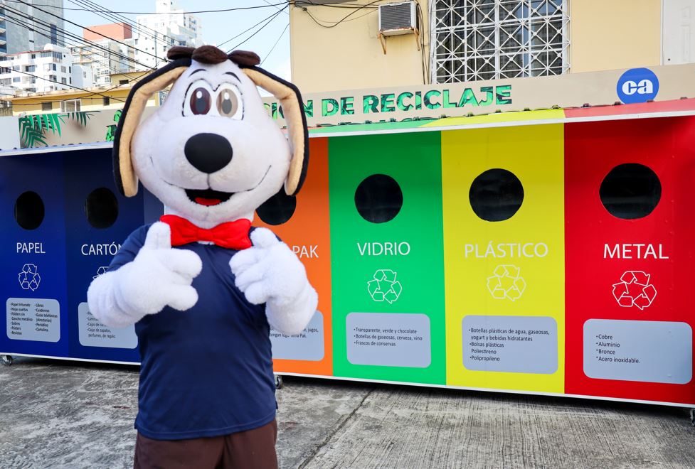 Inauguran la Primera estacin de Reciclaje de Caja de Ahorros