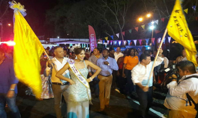 Miles de colonienses esperan que lleguen ms personas a la feria de Coln