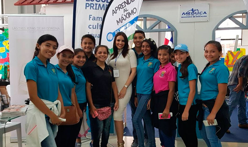 Sheldry Sez vivi una experiencia inolvidable en la Feria Internacional del Libro