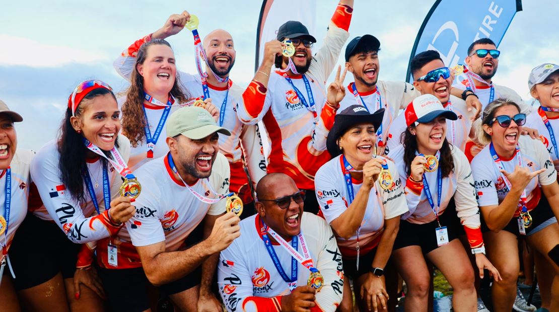 Rugidos de victoria marcaron el cierre de la dcima Carrera de Botes de Dragn